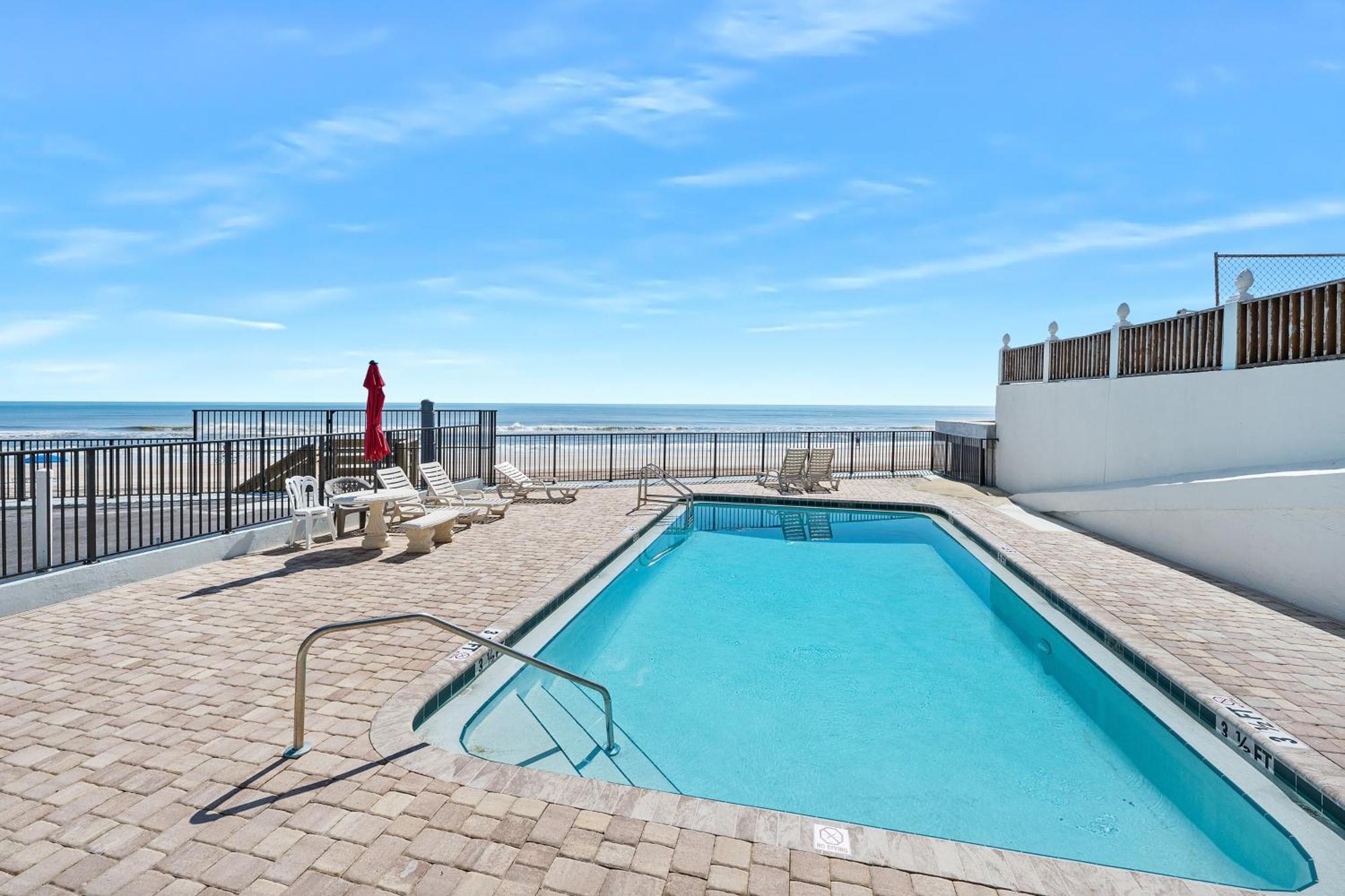 Family Friendly Oceanfront Condo With Pool! Daytona Beach Extérieur photo