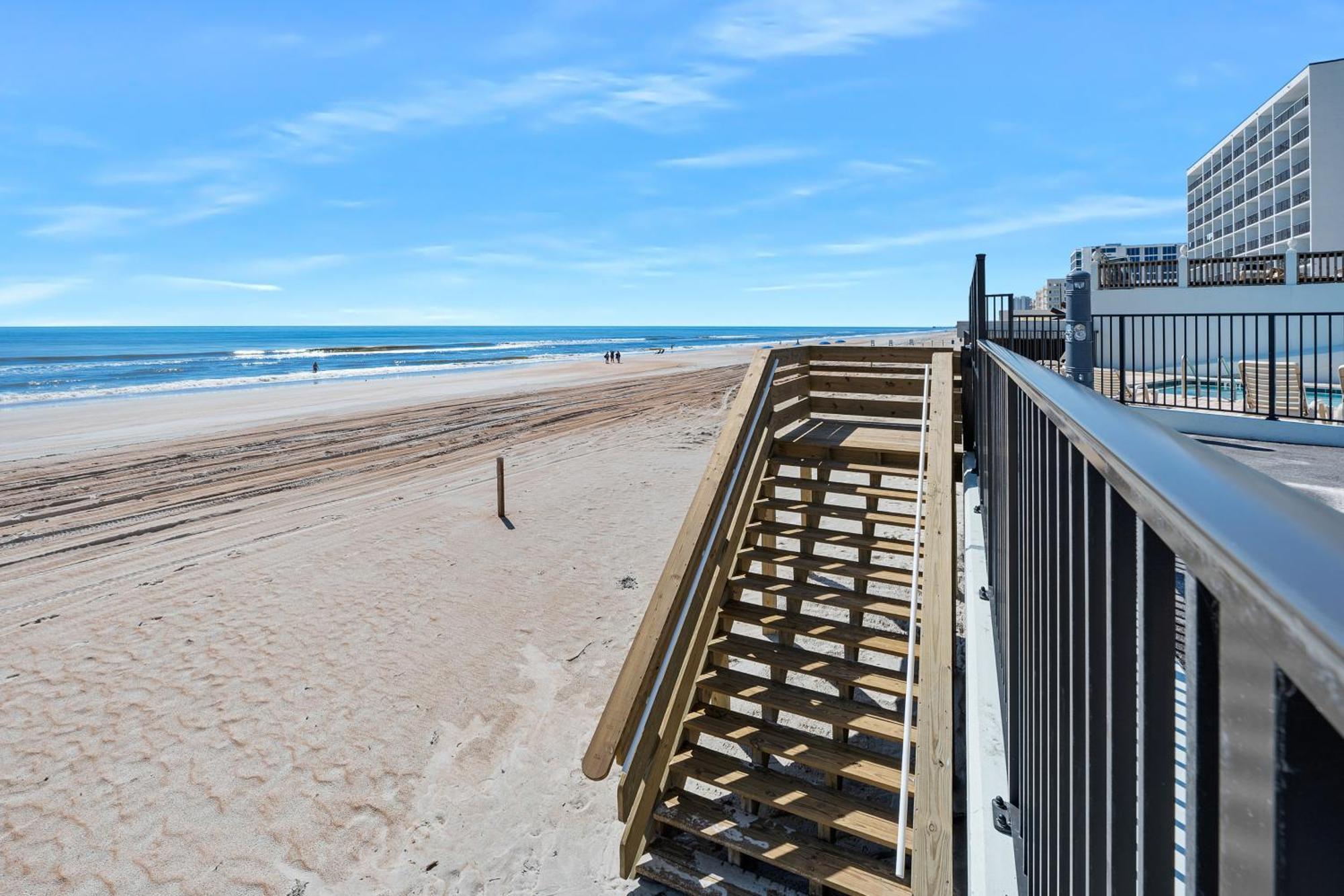 Family Friendly Oceanfront Condo With Pool! Daytona Beach Extérieur photo