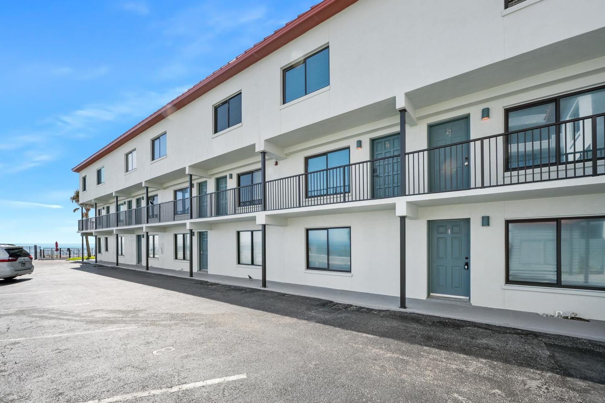 Family Friendly Oceanfront Condo With Pool! Daytona Beach Extérieur photo